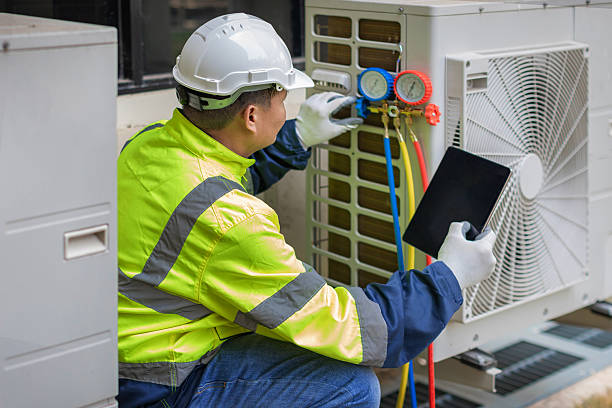 Professional Hvac technician working in Ashford, WA